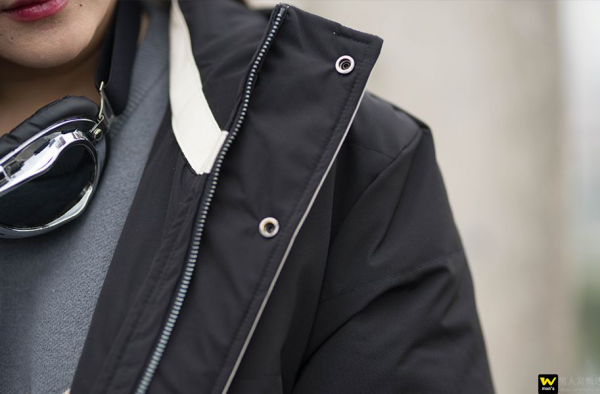 男士加厚连帽面包服内搭选择 解决你的棉服内搭难题