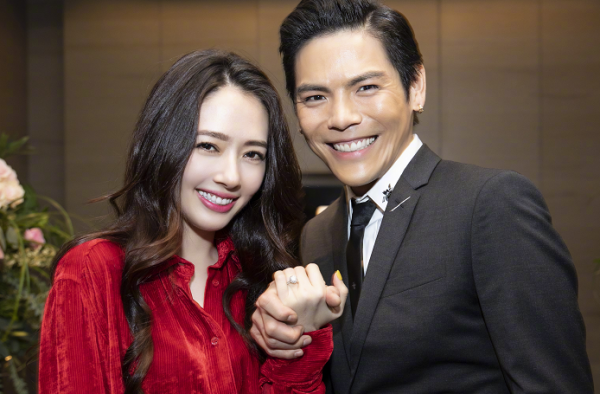 向佐求婚郭碧婷 水到渠成 打脸先前的官方辟谣！