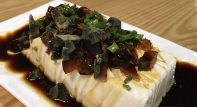 海外卖松花蛋被查 不适合人类食用 皮蛋不配拥有名字吗