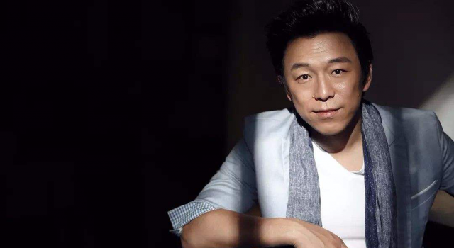 走进黄渤的时尚世界 感受大叔型男生穿什么好看