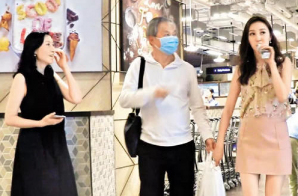 何艳娟与大40岁富商离婚 另一对爷孙恋分手波折