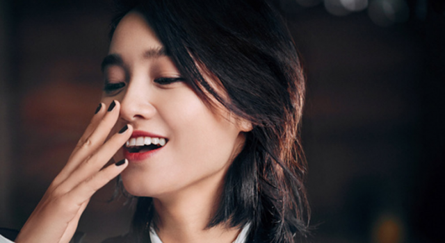 朱丹女儿正面照 朱丹曾患抑郁症 如今笑容灿烂