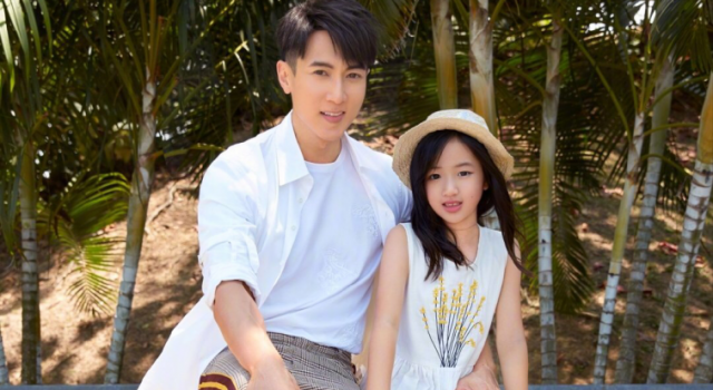 吴尊与女儿拍杂志！网友：neinei长大了吴尊却没变老！