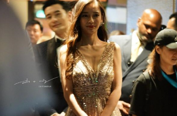黄晓明baby合体公开亮相大秀恩爱 疑力破离婚传言？