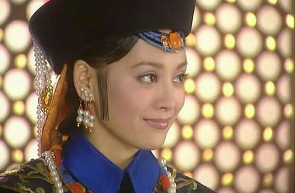 宁静儿子近照曝光   中美混血长相有型惹关注！