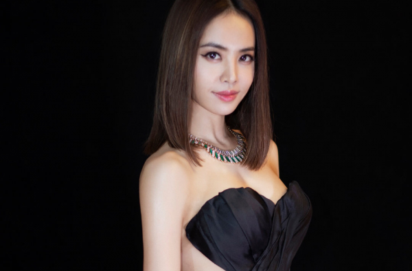 林志玲结婚后蔡依林当挡婚大使是什么梗？她怎么了吗？