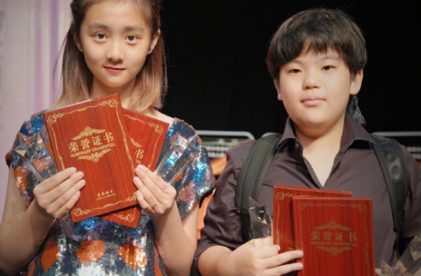 多多获五个一等奖 孙莉发文祝贺 网友却只关注这个？