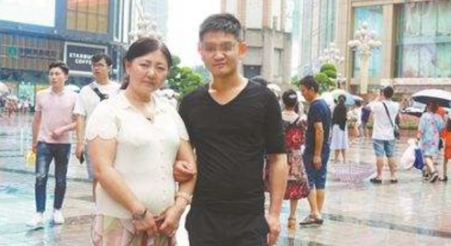 保姆偷走男婴抚养 27年后送回 保姆这是幡然醒悟？