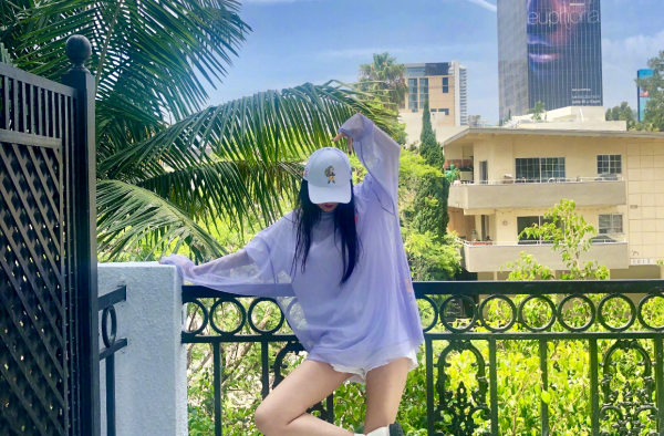 疑似魏大勋恋情曝光！七夕和神秘女友逛街被网友偶遇！