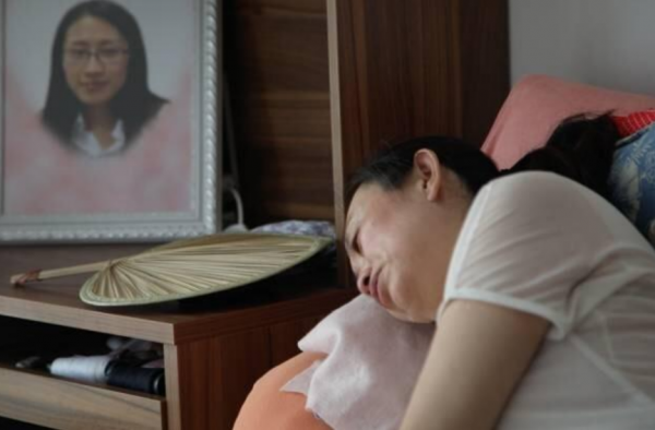 江歌妈妈安慰章莹颖爸爸 坦言不知该如何度过下半生