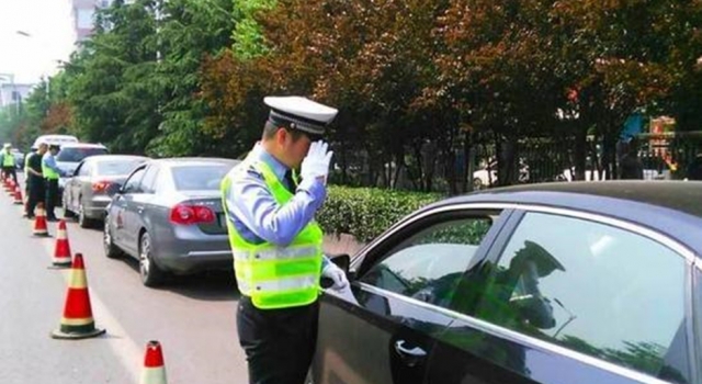 十一跑高速四种违章最常见  别再等被扣分才想起来