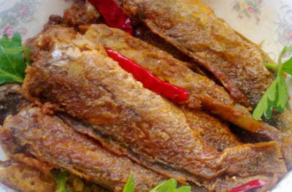 小黄鱼怎么做好吃 这一招去除腥味 上桌就抢光