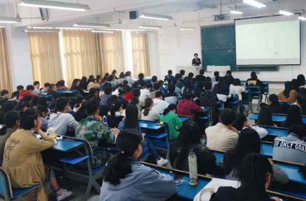 大学生旷课被罚集100个赞 都是要面的人 这个办法真绝