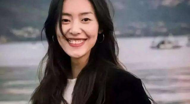 刘雯称没有谈过恋爱 超模竟是母胎单身 网友：应聘男友