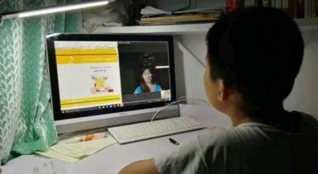 多地明确延迟开学时间可用暑期补齐 网友：为啥上网课