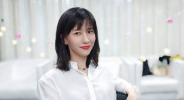 papi酱生子 成功卸货升级当妈妈 感觉她昨天才宣布怀孕