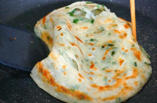 正宗葱花千层饼的做法 外酥里软 孩子抢着吃