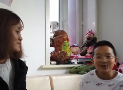 钟美美母亲发声 亲自辟谣三观超正 网友纷纷为其倒戈