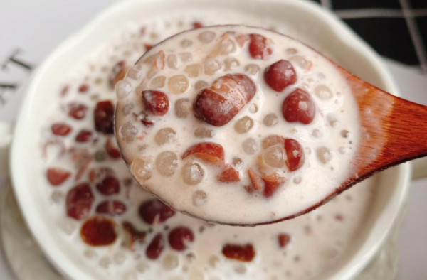 炎炎夏日红豆牛奶西米露 让你的炎热之感一扫而光