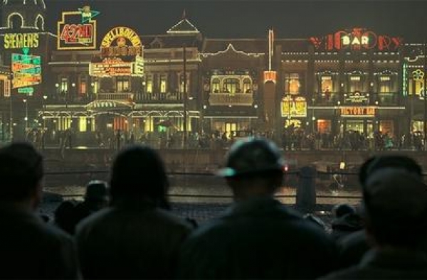 《八佰》发布新特辑 8.17点映票房口碑持续发力