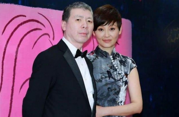 冯思羽：徐帆用6年挤走她妈，她这样对待徐帆，聪明的姑娘