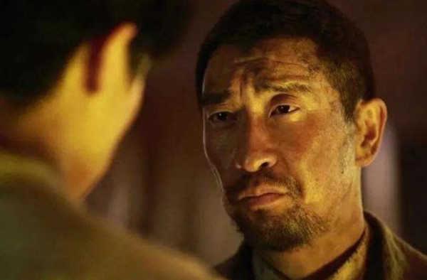 “八百壮士”谈《八佰》｜王千源：我们都是男一号