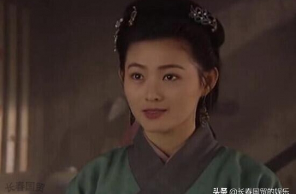 48岁“潘金莲”王思懿近照曝光，皮肤松弛身材发福显“老态”