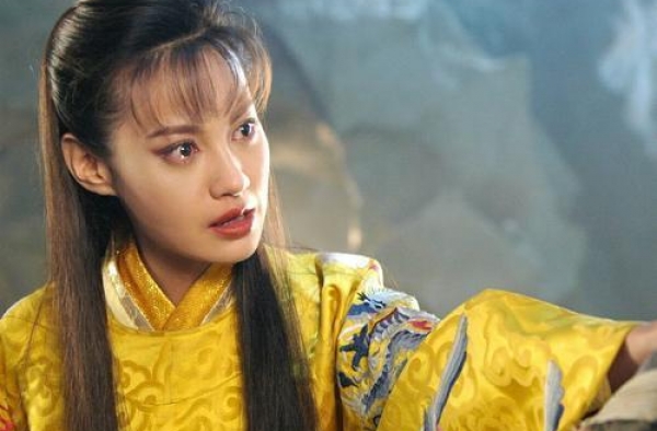 ＂江玉燕＂复出拍古装戏，演技尴尬的baby连美貌也不能吹了
