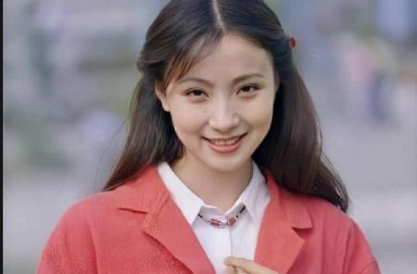 陶虹女儿哭诉同学骂她长得丑，陶虹：确实不漂亮但独一无二