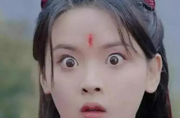 换头宝哭戏炸裂被吹上热搜？这张脱离精修的脸也跟着翻车了…