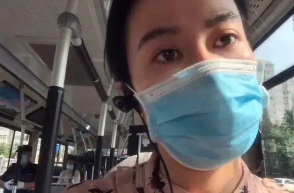糊到相亲吃剩菜，开黄腔，纵容狗，手撕前女友消掉了她的好人缘？