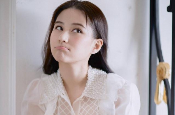 何超莲分享日常行程，坐拥亿万家产仍不忘奋斗，为事业早起看展览