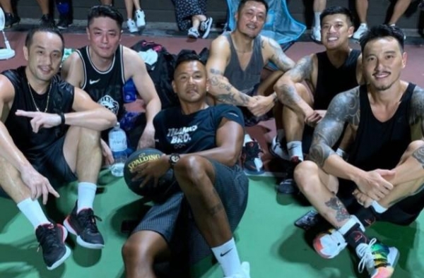 3岁小海豚真容罕曝光，鹅蛋脸、睫毛精似林心如，性格遗传老干部