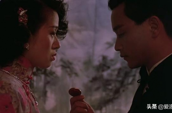 《胭脂扣》原著：怕他不肯一起死，在他的酒里还放了40片安眠药