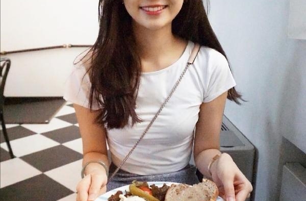 港姐颜值终于回春！混血冠军浓颜制霸全场，亚军被赐名女版金宇彬