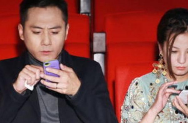 赵小棠富婆实锤，去选秀被没收10部手机，黄明昊也要同款经历