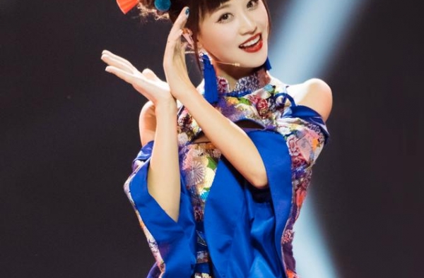 蓝盈莹：说我有野心不可耻，“内涵”郑希怡，不存在