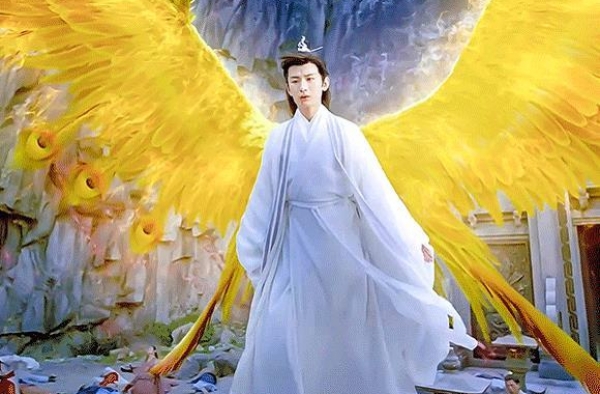 琉璃：司凤璇玑早在天界就定情，互送蓝衣服，难怪璇玑眼睛是蓝色