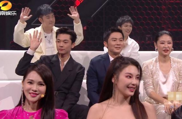 王霏霏被郁可唯反超意外出局，孟佳爆哭，这不是我心中的成团阵容