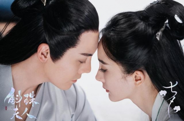 杨幂或演《且试天下》，曝光男主颜值高，双杨能否避开合作雷区