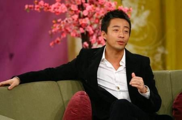 请来半个娱乐圈，让王思聪一战成名，这场婚礼真是常看常新
