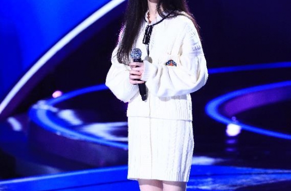 “好声音”单依纯成夺冠热门：我还有很多东西要学