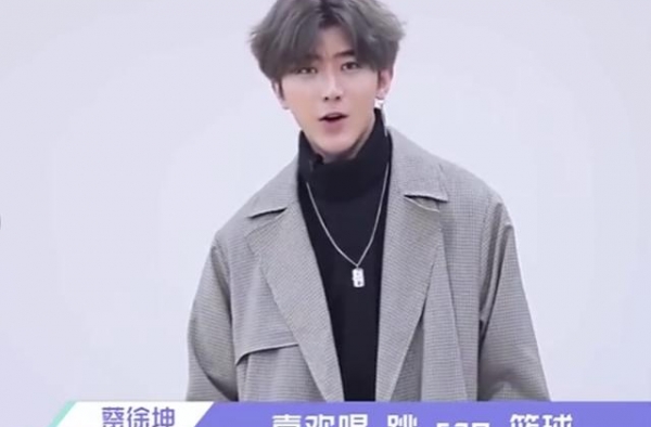 杨幂生日无人问津，幸得热巴犯了个低级错误上热搜