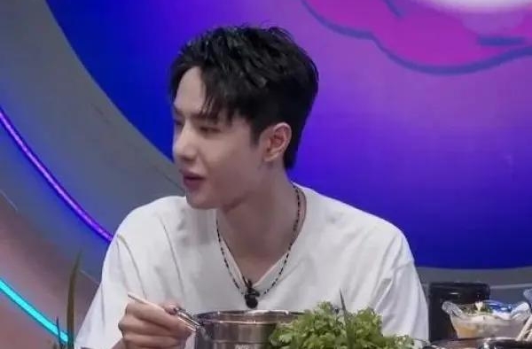他是王一博吃火锅都放不下的人，得知是谁后，粉丝吓得不敢吭声