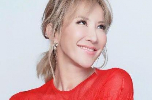 45岁李玟为生娃赴美人工受孕，打针三周仍失败，婚姻被传亮红灯