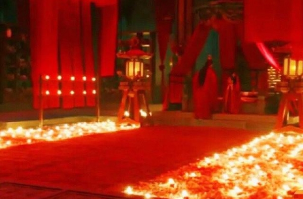 《琉璃美人煞》魔宫大婚被删意难平，霸道总裁陨落，小汤圆饿了