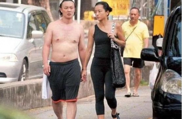 在香港走在大街上，偶遇明星似乎很是正常，你能认出他们来吗？