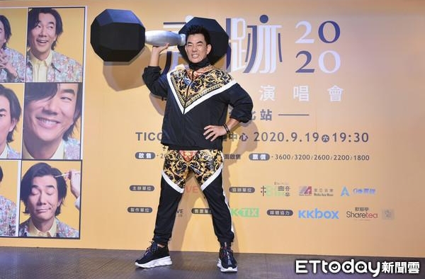 任贤齐一路暖心照顾黄鸿升　经纪人哀伤：还不敢让他知道噩耗