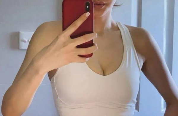 熊黛林这身材40岁？肌肉紧实如20岁少女！保持身材运动很重要