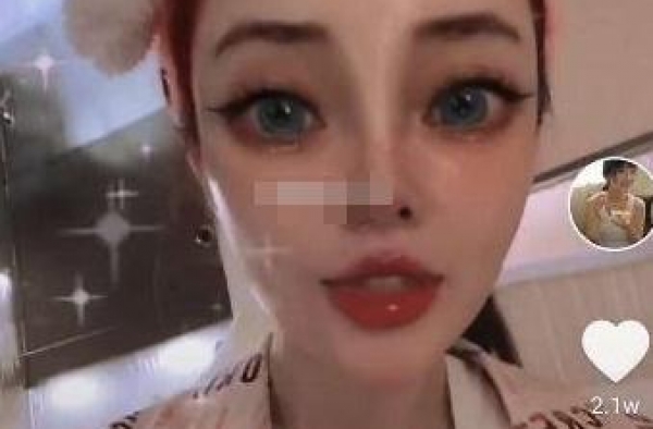 李小璐发视频称喜欢帅哥，脖子红印引人猜测，网友直呼赶紧复婚